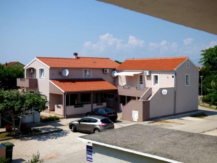 Apartments Branko Nin Exteriör bild